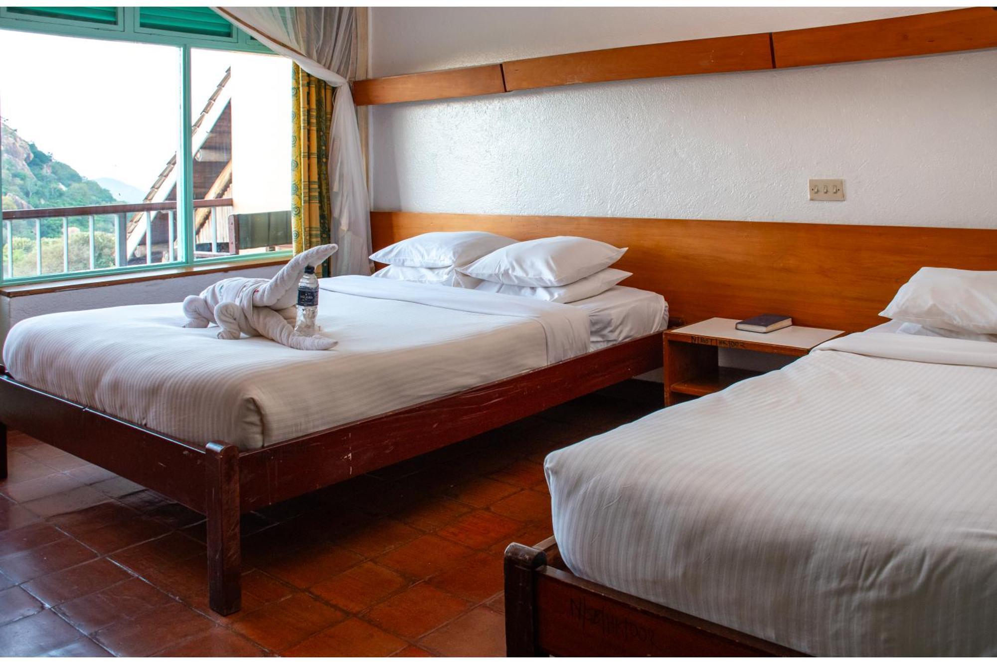 Ngulia Safari Lodge Ithumba エクステリア 写真