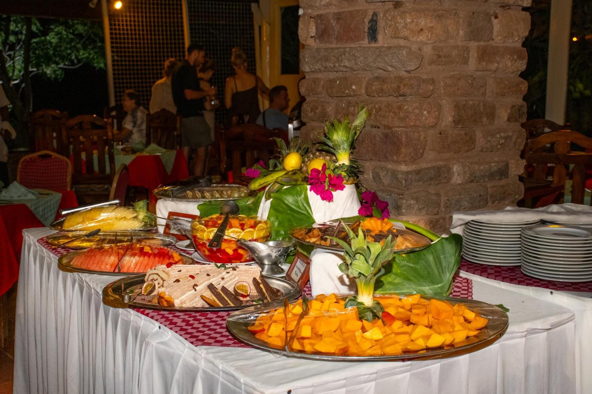 Ngulia Safari Lodge Ithumba エクステリア 写真