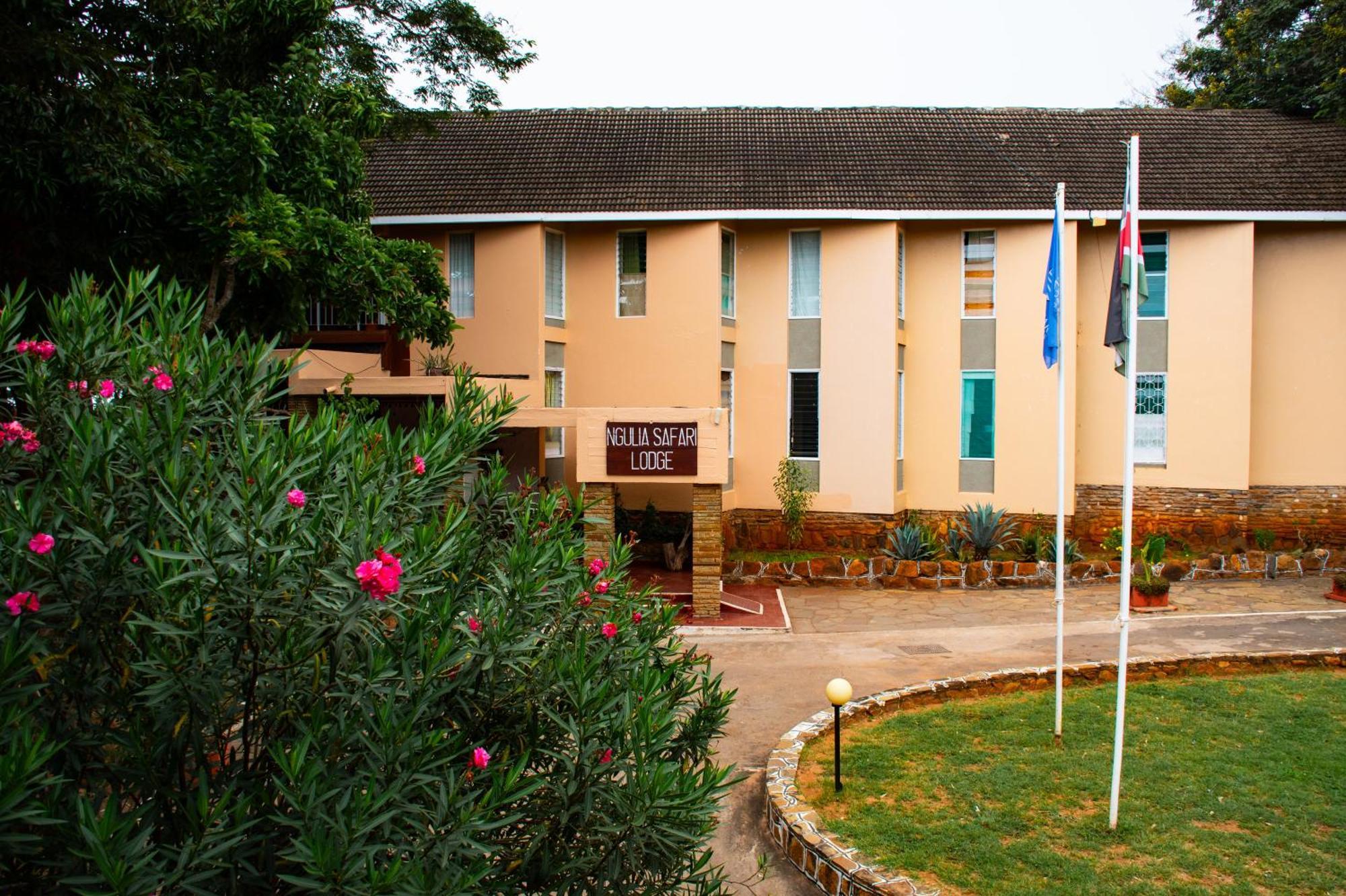 Ngulia Safari Lodge Ithumba エクステリア 写真