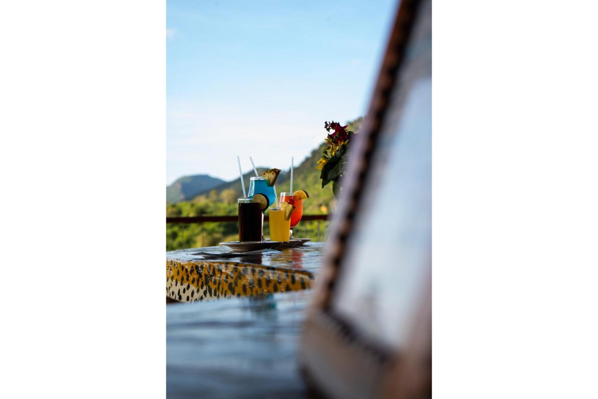 Ngulia Safari Lodge Ithumba エクステリア 写真