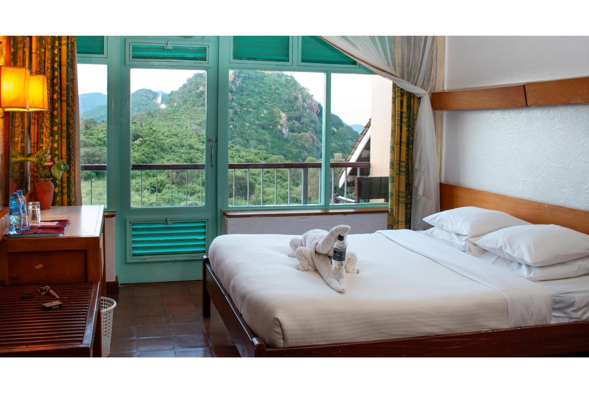 Ngulia Safari Lodge Ithumba エクステリア 写真