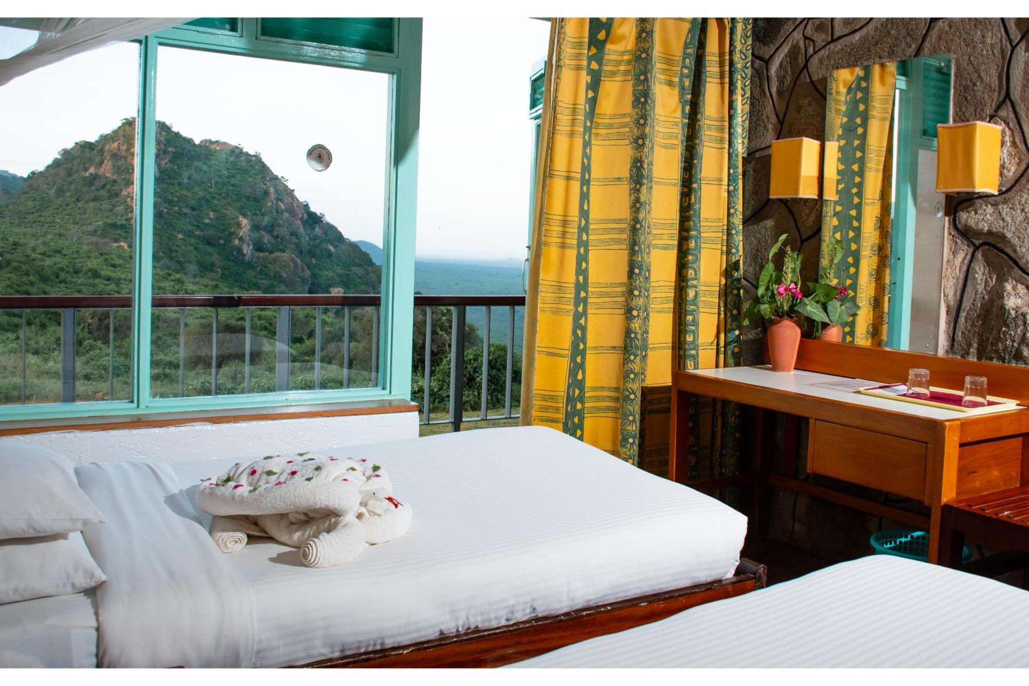 Ngulia Safari Lodge Ithumba エクステリア 写真