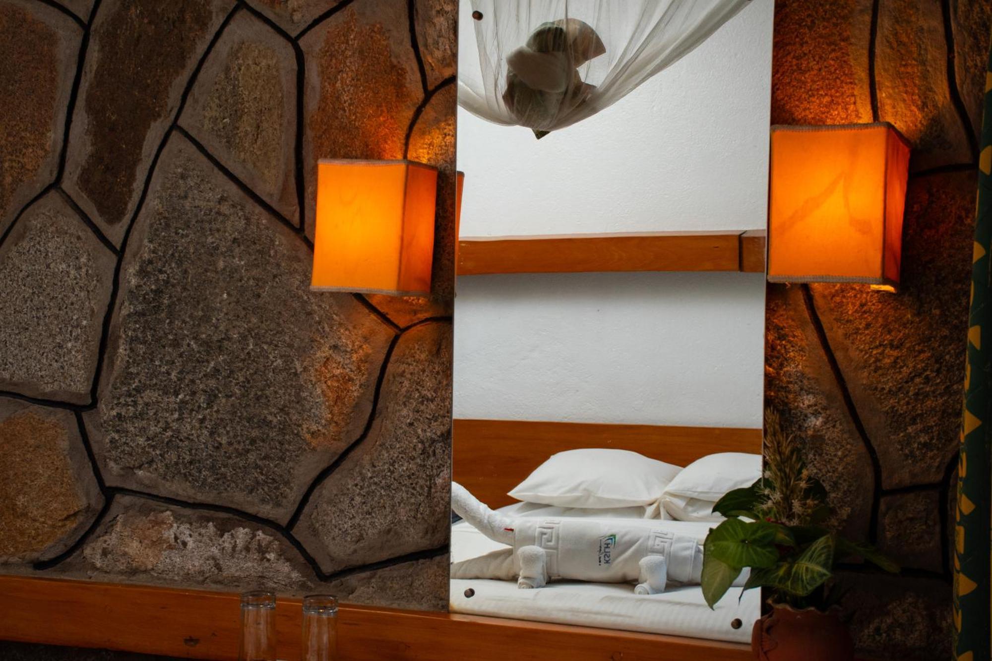 Ngulia Safari Lodge Ithumba エクステリア 写真