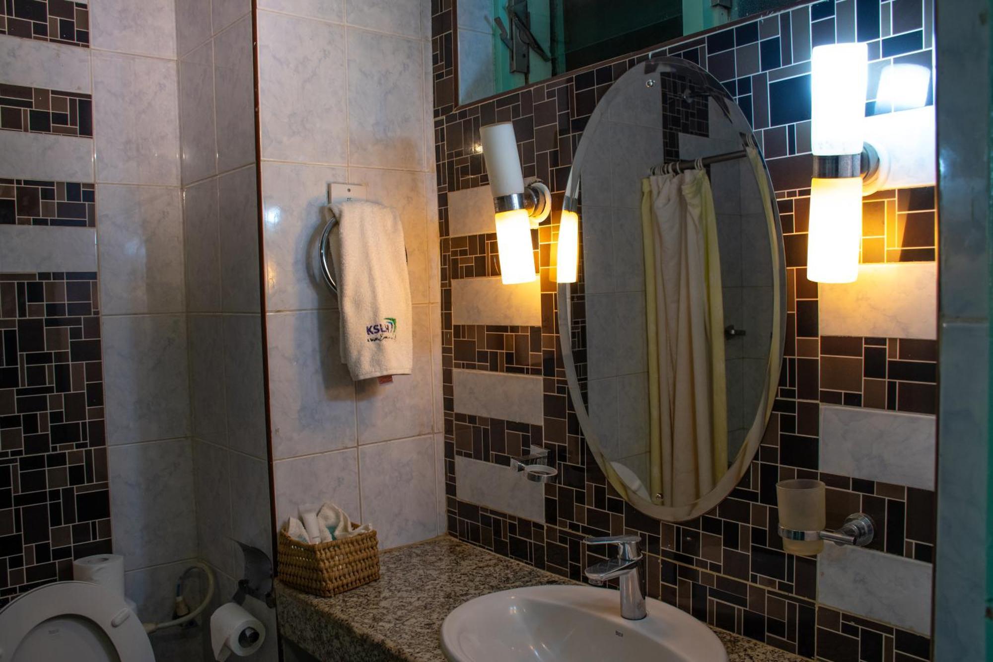Ngulia Safari Lodge Ithumba エクステリア 写真